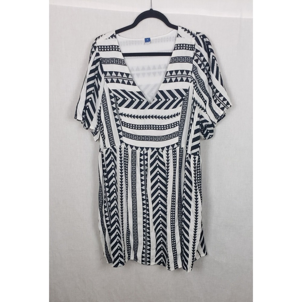 Old Navy V-Neck Swing Dress Womens Size XL Black White Jacquard Aztec Boho Mini